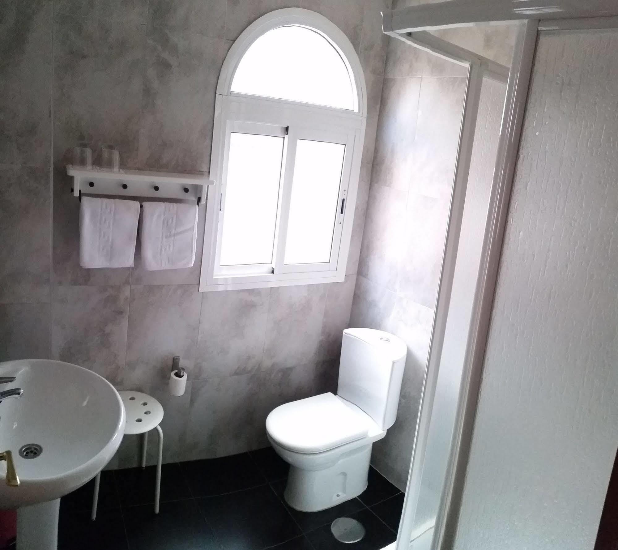 Hostal San Vicente II Siviglia Esterno foto