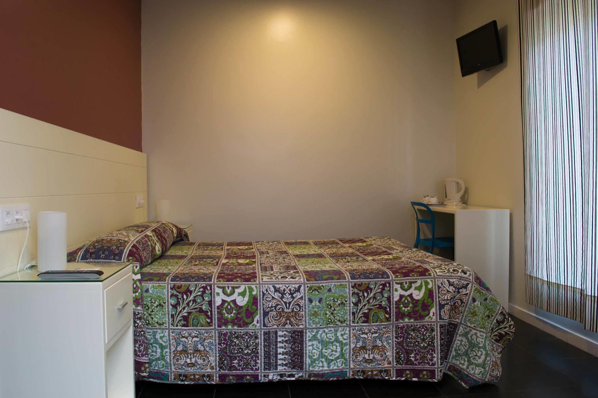 Hostal San Vicente II Siviglia Esterno foto